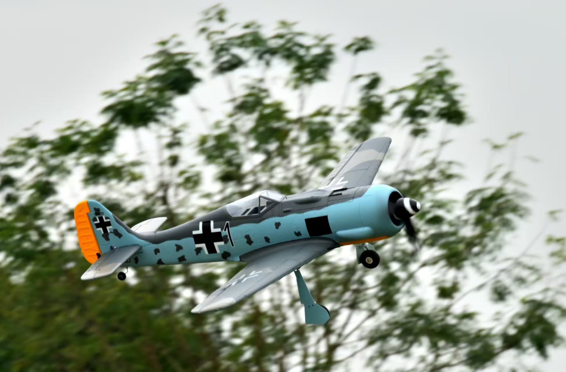 Dynam Focke Wulf FW-190