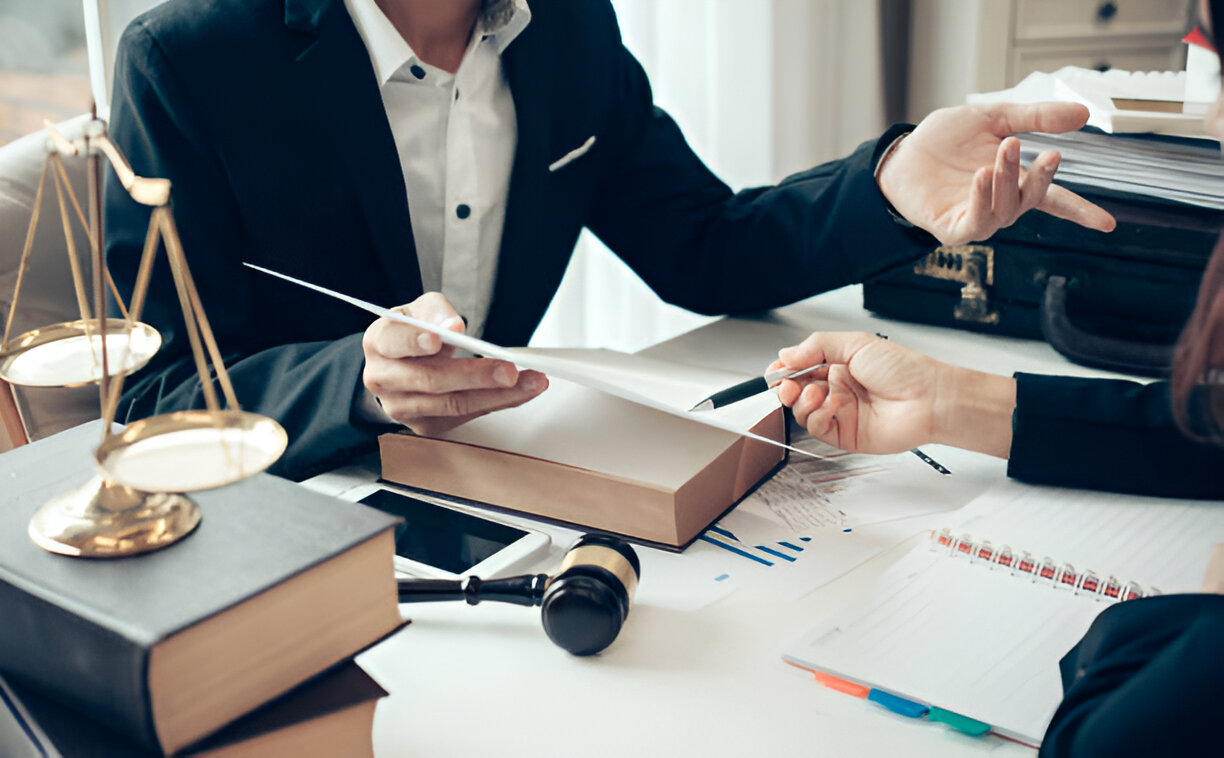 Role of a Business Disputes Law Firm in Preventing Costly Legal Battles